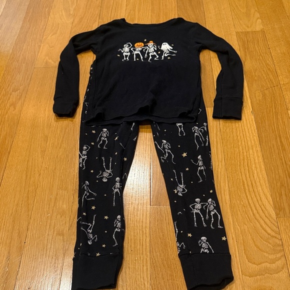 Old Navy unisex Halloween 2 piece sleep set size small 6 . - Picture 1 of 5